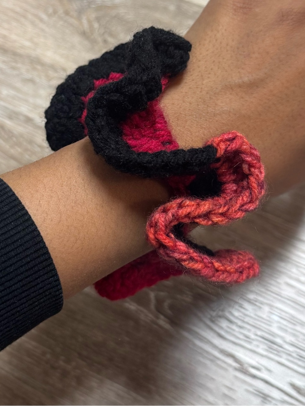 Ombré crochet hair tie - Picture 2 of 5